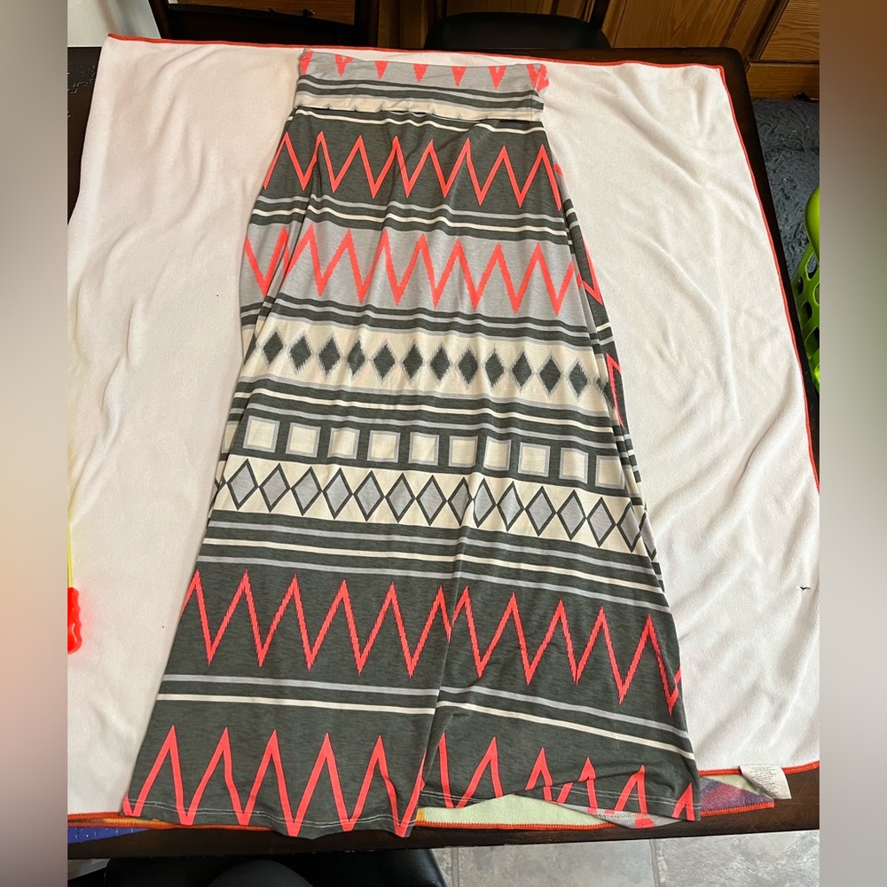 Long skirt, one size fits all